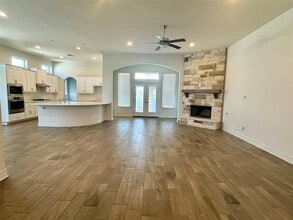 Building Photo - 124 Woodway Bend