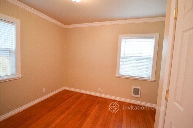 Foto del edificio - 7701 8th Ave SW