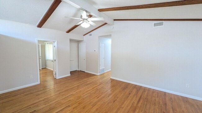 Building Photo - Emerald Hills Home with Garage