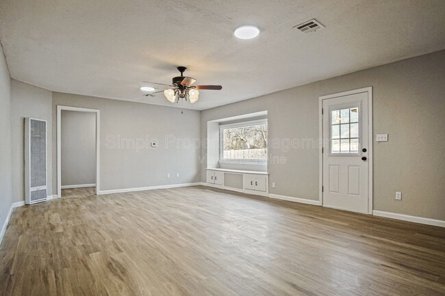 Photo - 1607 Denison Dr House
