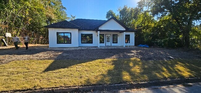 Foto del edificio - 3112 St Louis St