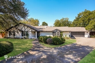 Building Photo - 211 Martin Luther Cir