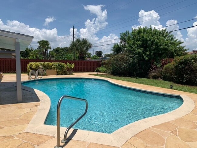 Foto del edificio - Oakland Park 3 bedroom 2 bath, Pool home w...