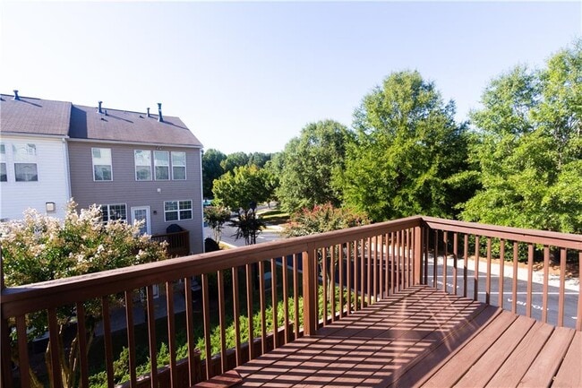 Building Photo - 1035 Thornborough Dr