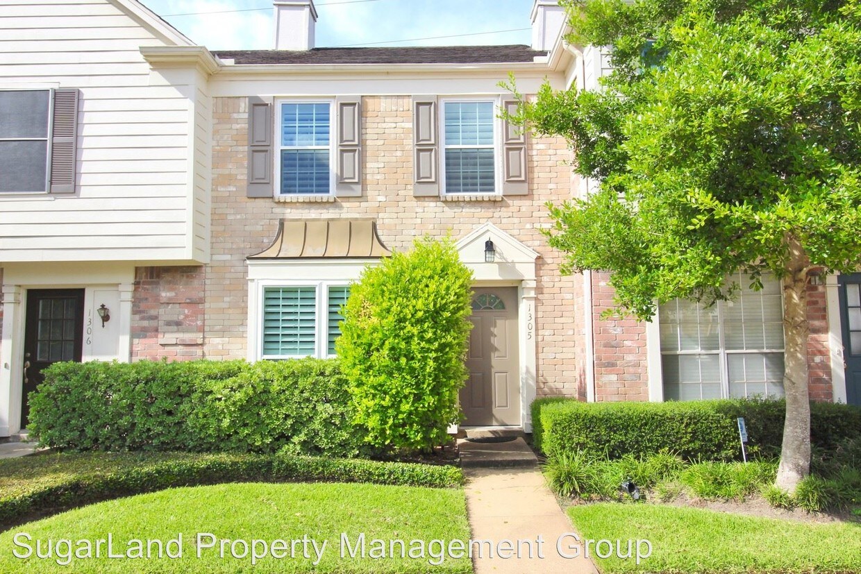 Primary Photo - 3 br, 2.5 bath House - 2810 Grants Lake #1305