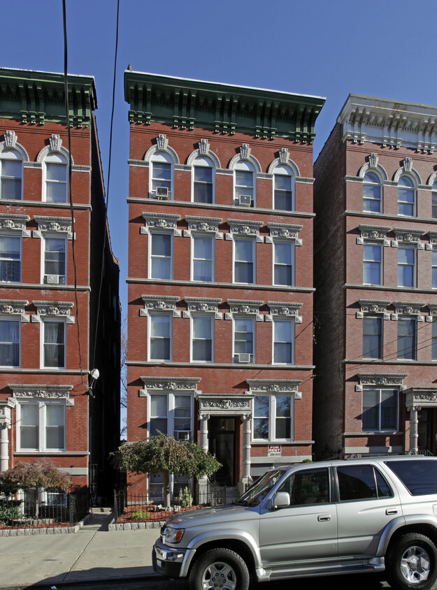 Building Photo - 140 Duncan Ave