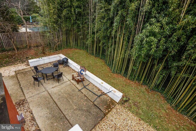 Building Photo - 5814 Phoenix Dr