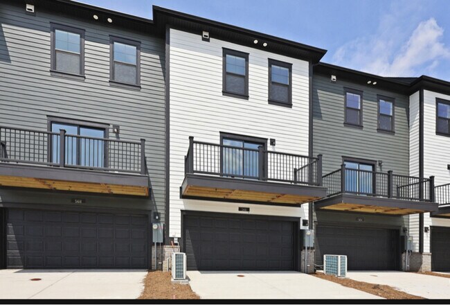 Building Photo - 548 Scholar Way