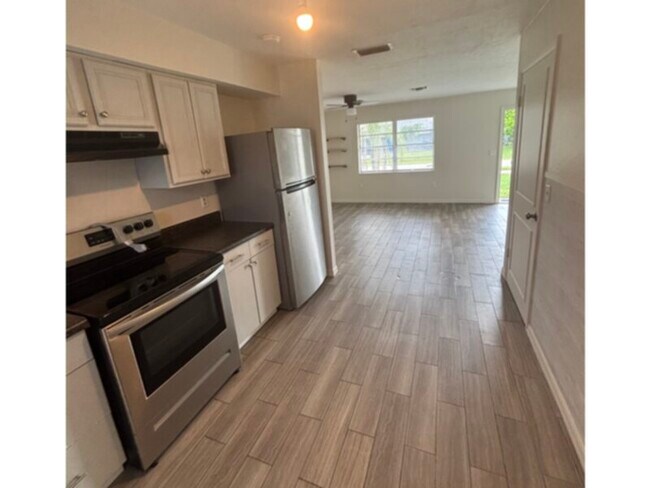 Foto del edificio - AVAILABLE NOW! Move-In Special! Updated 2B...