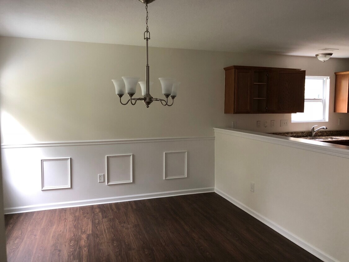 Building Photo - 15634 Lakepoint Forest Dr