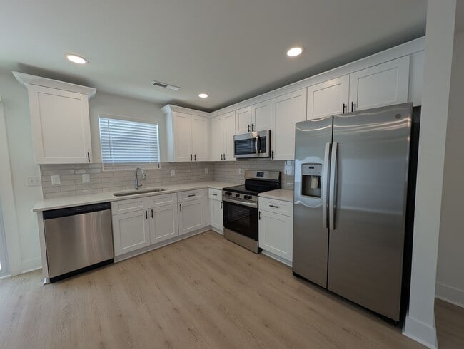 Foto del edificio - Newly built 2 story, 3 bedroom, 2.5 bath duplex located in Kannapolis!