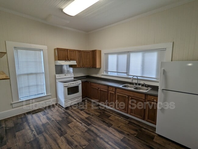 Building Photo - 414 N Caswell St