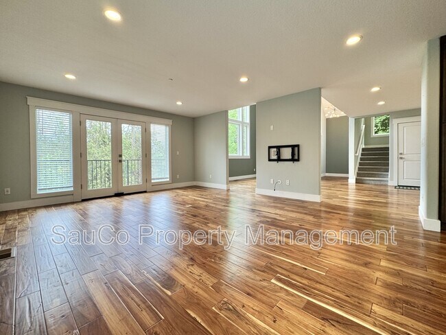 Foto del edificio - 6420 SE Mabel Ave