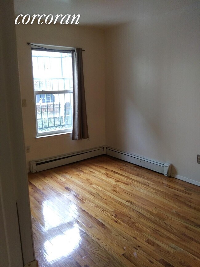 Building Photo - 233 E 110th St