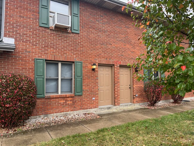Building Photo - 1590 Windridge Plz