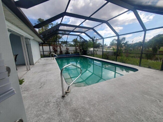 Foto del edificio - 2253 Achilles St