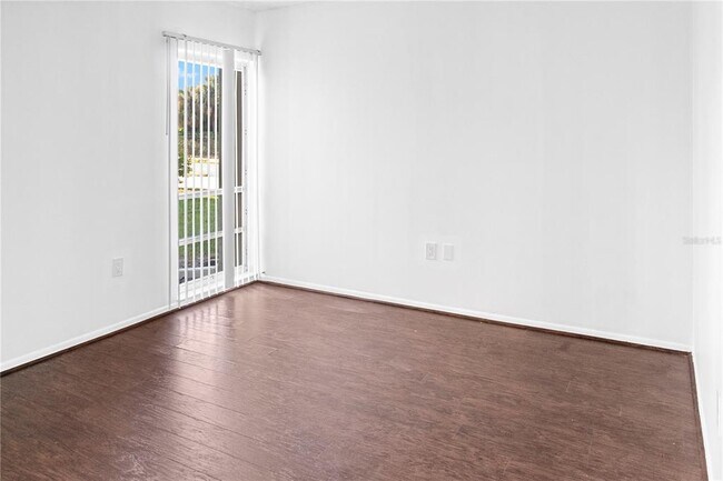 Foto del edificio - 7304 W Country Club Dr N