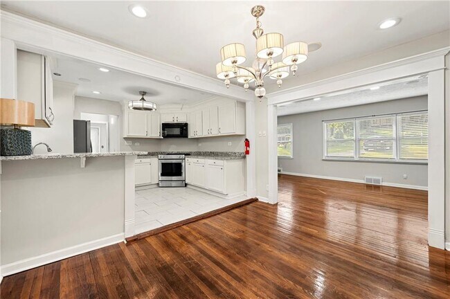 Foto del edificio - 2229 Beecher Cir SW