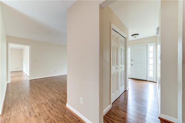 Building Photo - 670 Cranberry Trail