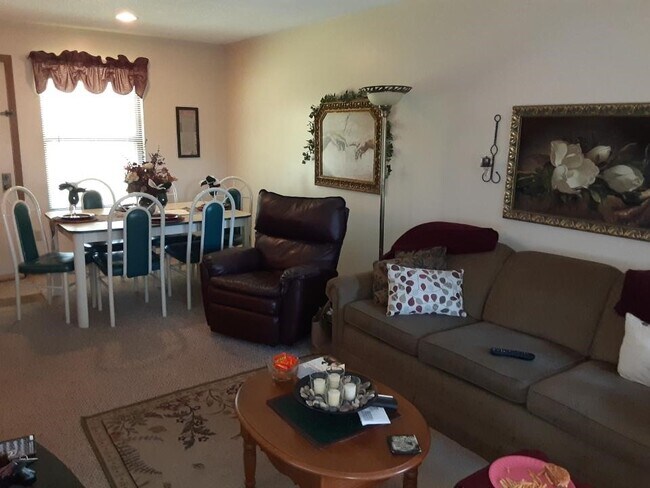 Living/Dining - 51506 Breezy Hill Rd