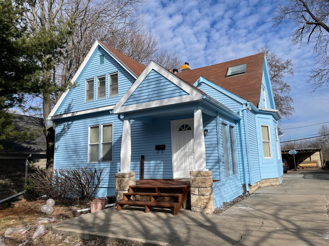 Primary Photo - 311 Clinton Pl