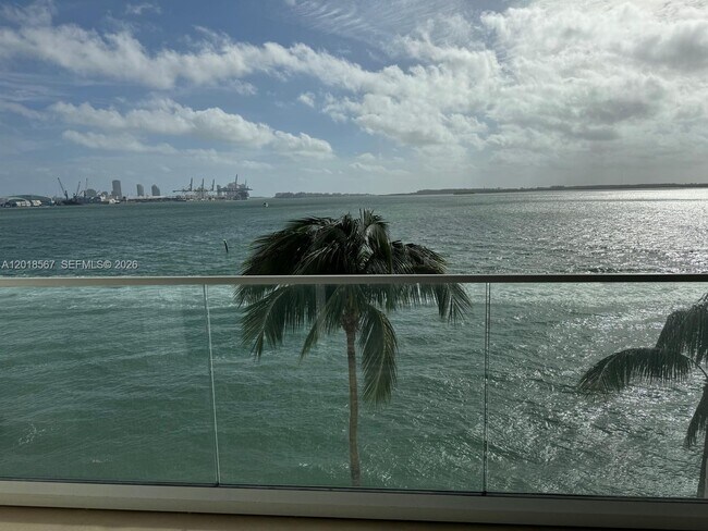 Foto del edificio - 800 Claughton Island Dr