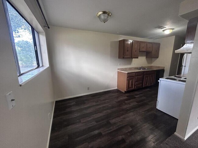Foto del edificio - 3381-3387 S Edison St