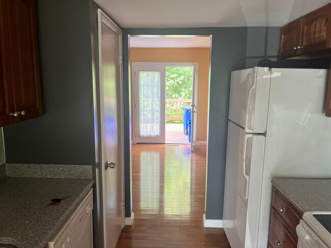 Building Photo - 3433 Queensborough Dr