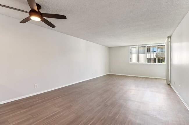 Interior Photo - 4200 S Harbor Blvd