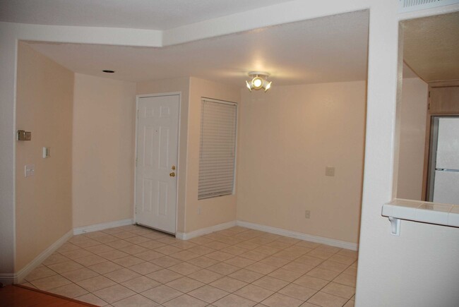 Foto del edificio - Amazing 3 bedroom condo in the heart of Oc...