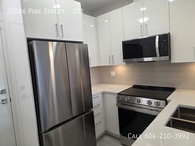 Photo du bâtiment - Brand New Jacob Building