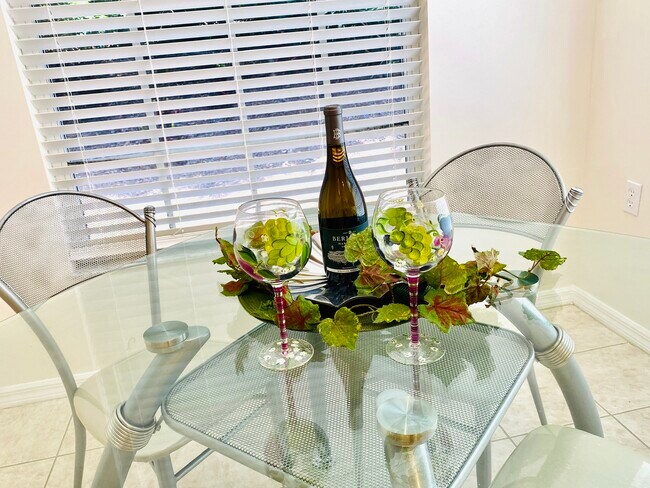 Foto del edificio - 2200 Arielle Dr