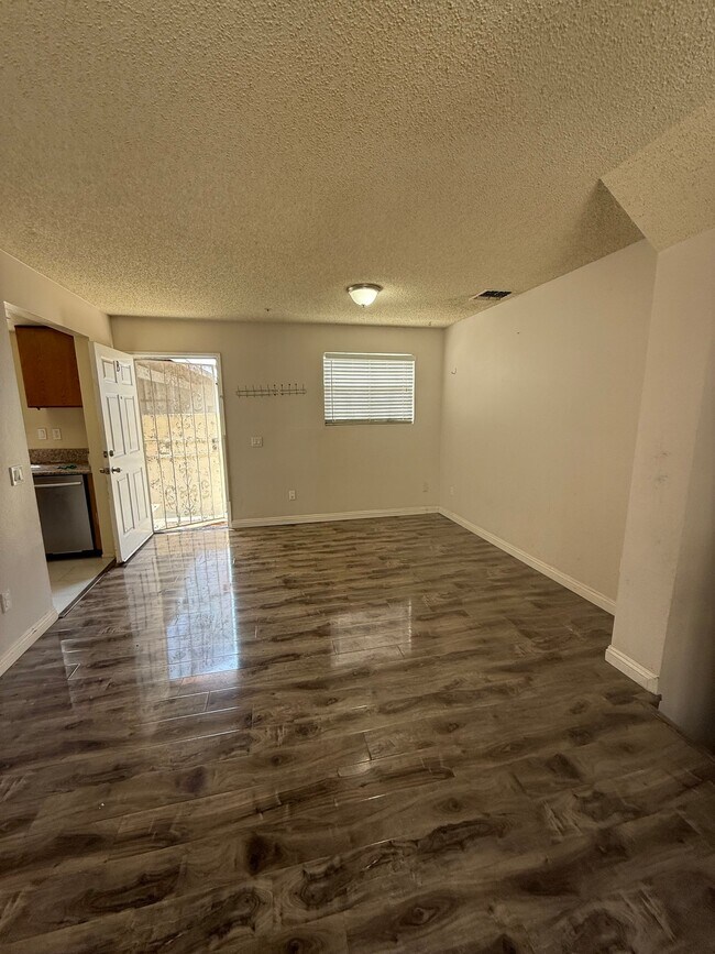 Building Photo - 2468 New Ave