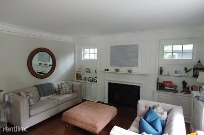 Building Photo - 5 br, 3.5 bath House - 2402 Pioneer Rd