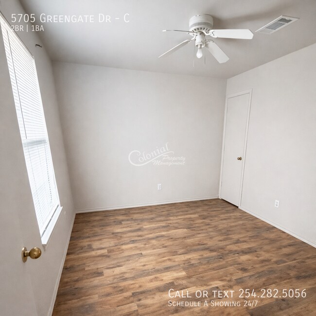 Foto del edificio - 5705 Greengate Dr