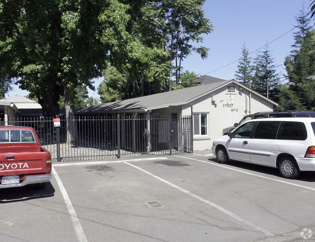 Primary Photo - 324 4th St