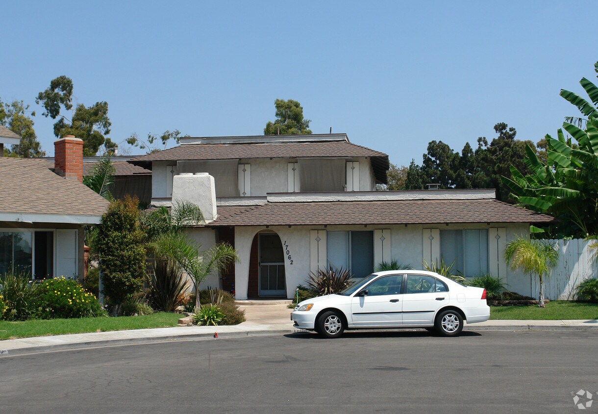 Foto del edificio - 17062 Evergreen Cor