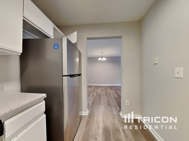 Foto del edificio - 372 River Trace Dr
