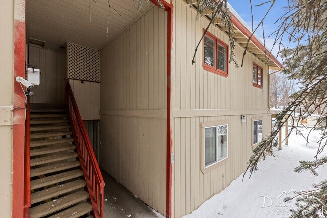 Foto del edificio - 3811 Iowa Drive