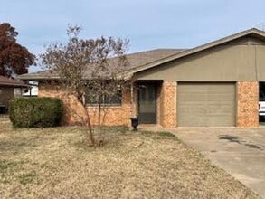 Building Photo - 107 Briarwood Ln