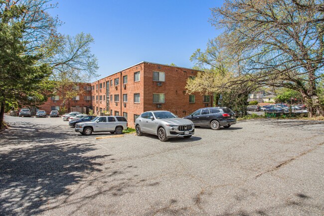 Photo - 4465 MacArthur Blvd NW Apartment