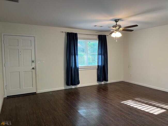 Building Photo - 2941 Caldwell Rd