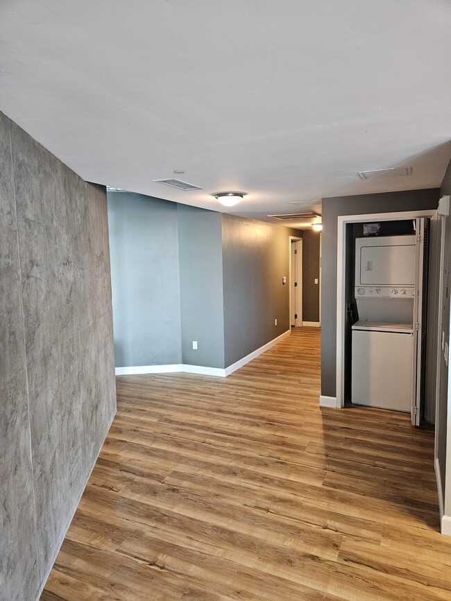 Entry way and desk space to left - 1080 Park Blvd