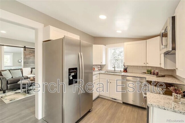 Foto del edificio - 2868 Benton St