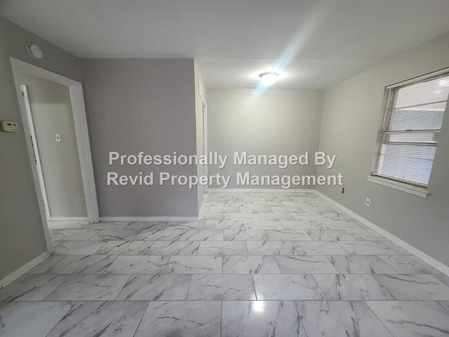 Building Photo - FIRST MONTH FREE!!! Newly Renovated 3 Bedroom Home!
