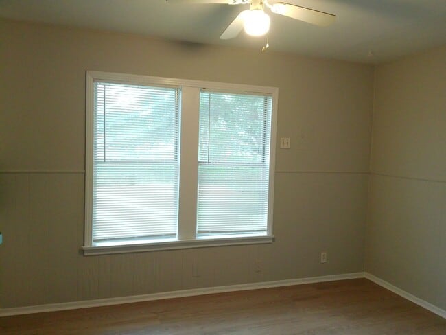 Building Photo - 4938 Jean St
