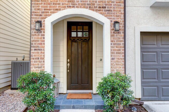 Foto del edificio - 870 Wakefield Dr