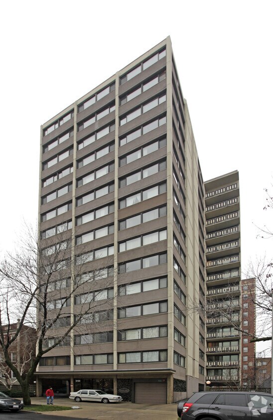 Building Photo - Brandon Shores Condominiums