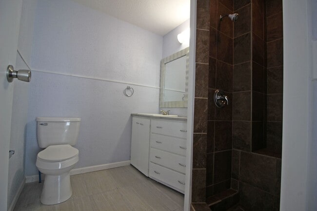 Foto del edificio - 78 Notre Dame Ave