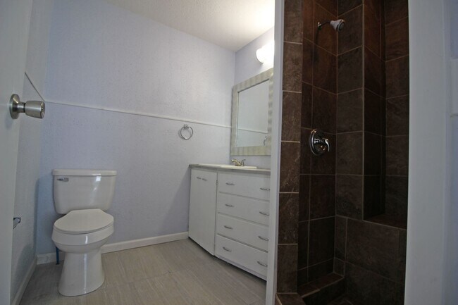 Building Photo - 78 Notre Dame Ave